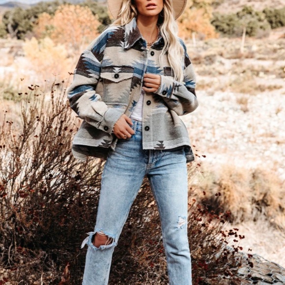 New Tribal Aztec Print Flannel Shacket Coat Jacket - Picture 4 of 12